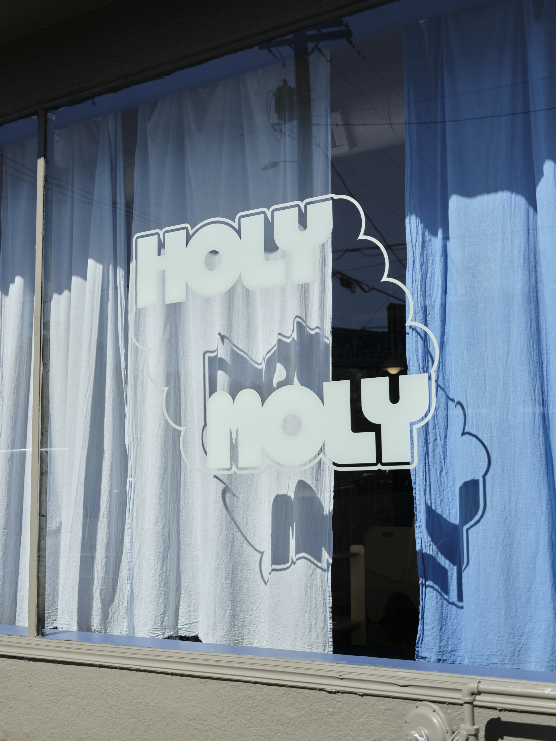 03a_Holy Moly